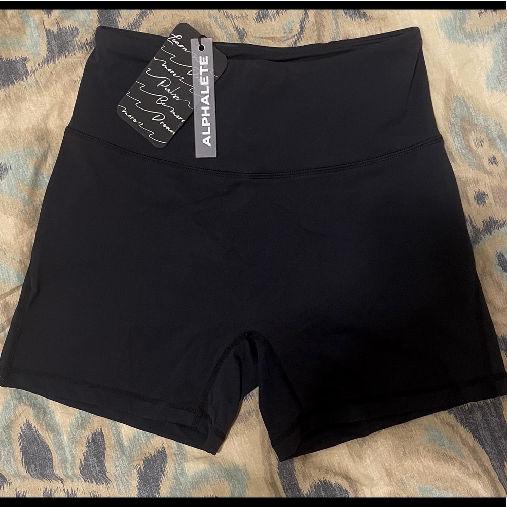 Alphalete Pulse Surge Short